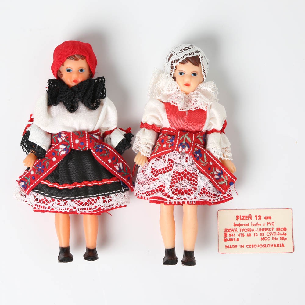 超稀少！】チェコスロヴァキア製 モラヴィア民族衣装人形2体ペア